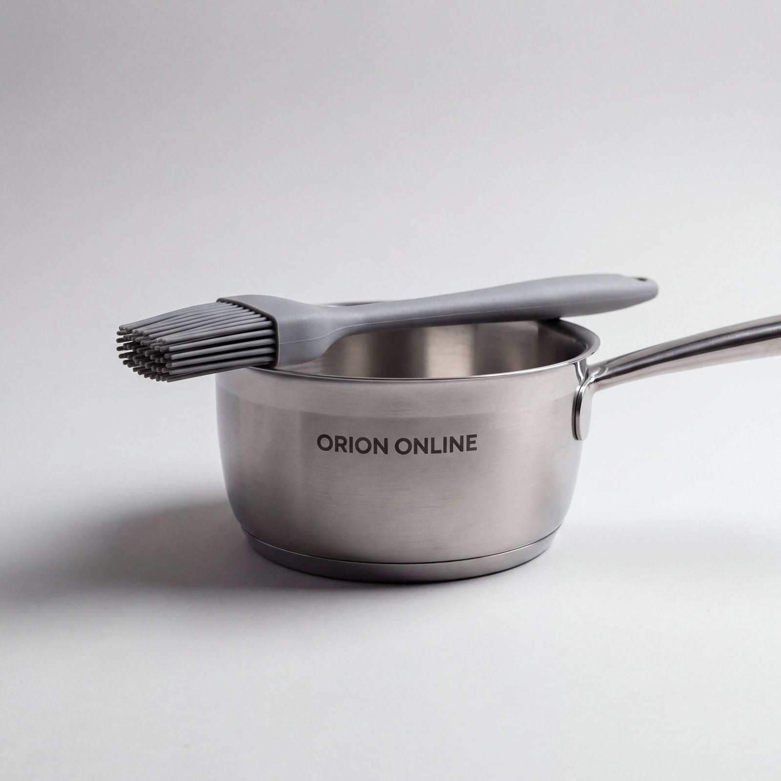 Sauce Pot and Mop Set